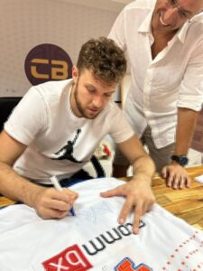 57129795-4a75-41e5-8489-d40f155549b7-600x800