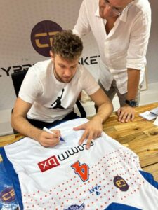 a0a41e4e-d986-4f53-b1b6-75ab2f790b93-600x800